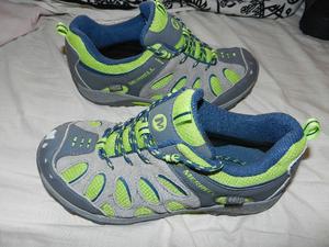 PAR DE ZAPATILLAS PARA NIÑO MARCA MERRELL