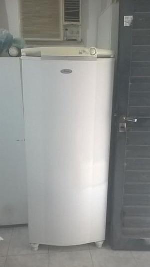 VENDO FREEZER VERTICAL MARCA WHIRPOOL. POCO USO