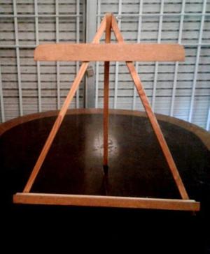 Atril de mesa madera lustrada, 0,60 cm de alto, Sin Uso