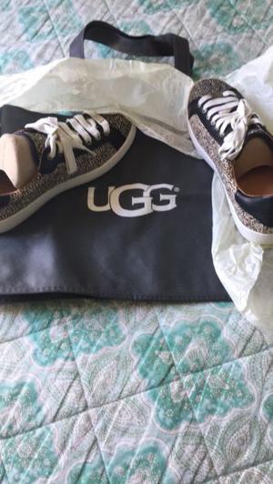 Zapatillas UGG Talle 8 de USA traídas de NY capellada de