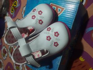 Zapatos de nena