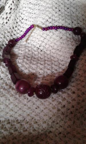 COLLAR VIOLETA. BIJOUTERIE