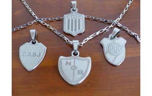 Escudos de fútbol con cadena de acero quirúrgico