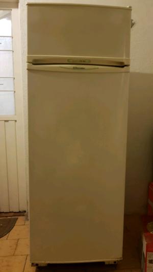 Heladera Electrolux Double D330