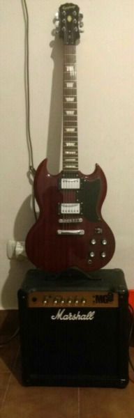 Vendo guitarra y amplificador.