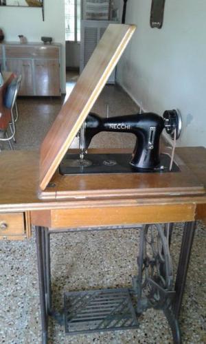 MAQUINA DE COSER ANTIGUA