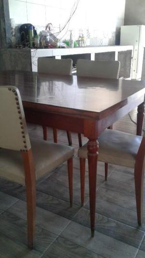 VENDO MESA CON 6 SILLAS ANTIGUAS