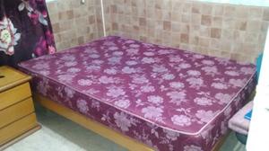 Cama Turca 6 Patas Colchon Espuma Alta Densidad Mesa Luz