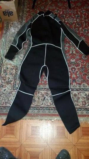 VENDO YA! $ TRAJE DE NEOPRENO LARGO 3.2MM QUICKSILVER,