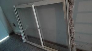 Ventana de aluminio de 1,10 por 1,50 con persiana