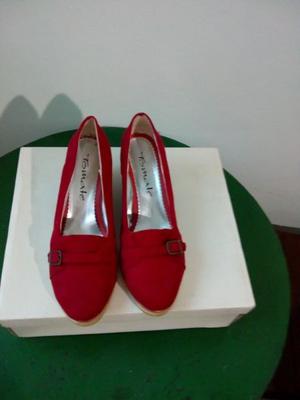 zapatos rojos gamuzados 38