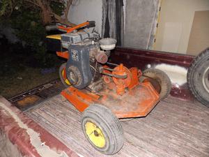 Vendo Tractor Cortacesped, Motor Villa 8HP.