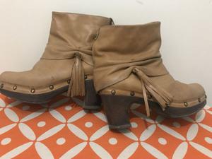 Vendo botas Nro 36- color beige