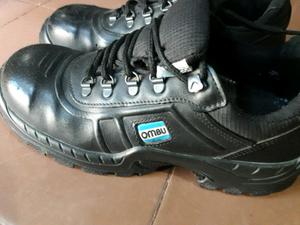 Vendo zapatos de seguridad OMBU