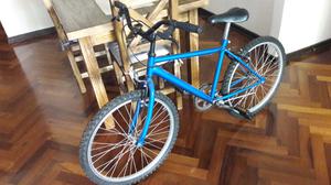 Bicicleta azul rodado 22