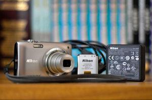 Camara Nikon coolpix + accesorios $750