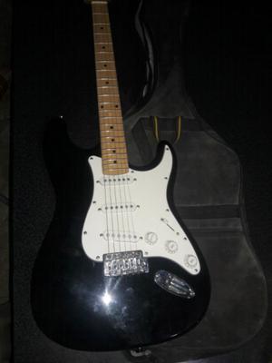 GUITARRA ELECTRICA CON ESTUCHE Y AMPLIFICADOR