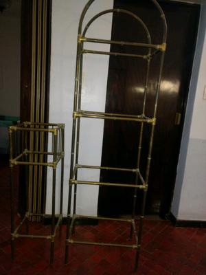 Mueble de bronce. Con vidrio