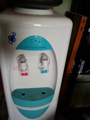 Dispenser De Agua Frío/calor Con Frigobar