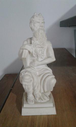 Estatuilla antigua Moises