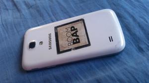 Samsung S4 mini con cargador, pantalla rota