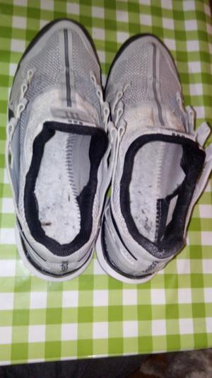 Vendo zapatillas usadas muy poco uso marca Reebok