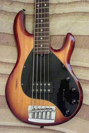 Bajo Sterling Ray 35 - Impecable