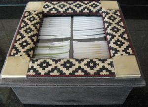 Caja de Té con guarda pampa y plata