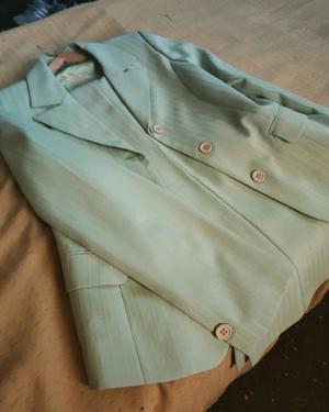 hermoso traje saco verde con pantalón talle 4