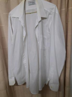 Camisa blanca usada