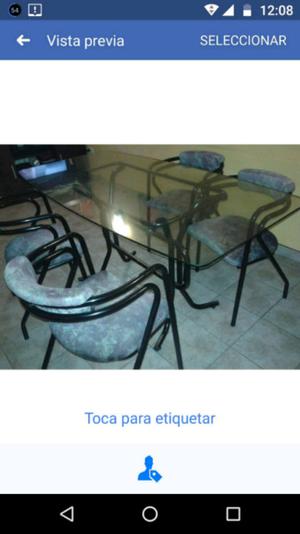 Mesa y sillas - MODELO ÚNICO