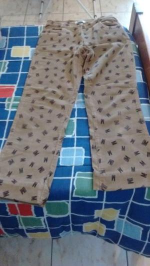 Pantalones para adolescentes