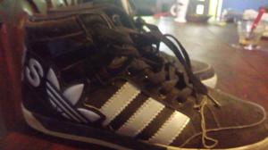 Zapatillas tipo Botita - Adidas - Talle 41 - La Plata