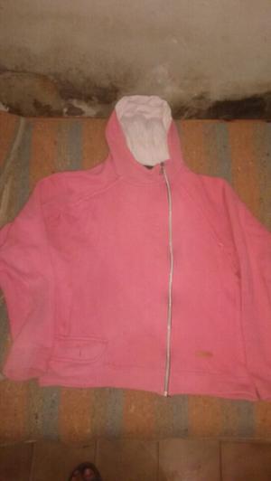 Buzo rosa con capucha