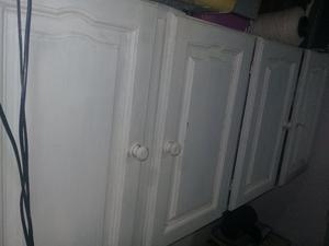 Dos alacena una de cuatro puertas y la otra tres..poco