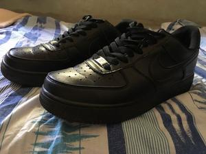 Nike air forcé negras talle 41