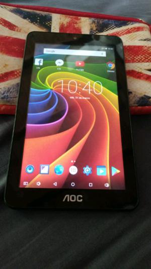 Tablet 7" marca AOC con estuche