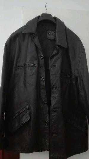 VENDO CAMPERA DE CUERO HOMBRE. TALLE XL.