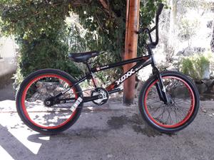 Vendo bmx semi nueva