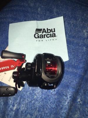 VENDO REEL ABU GARCIA HUEVITO