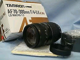 Camera Nikon D +lente  Flash)
