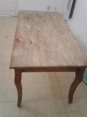 Mesa de madera usada