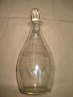 botellon antiguo de vidrio tallado