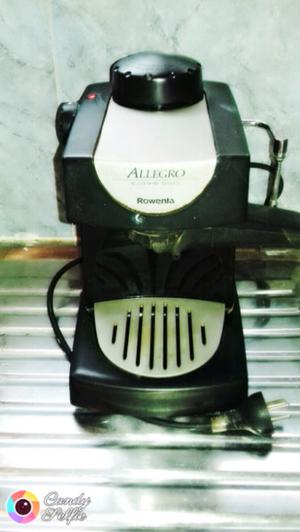 Cafetera electrónica en excelente estado