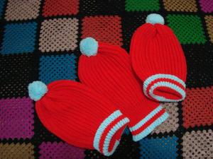 Gorritos Tejidos En Lana Con Pompon - 3 Unidades