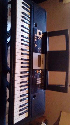 Teclado Yamaha psr 223