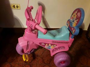 Triciclo de princesas nuevo sin uso