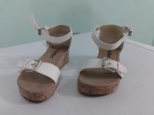 sandalias blancas charol kickers!!!!