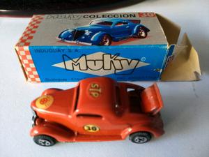 Antiguo Ford  Muky en caja sin uso -