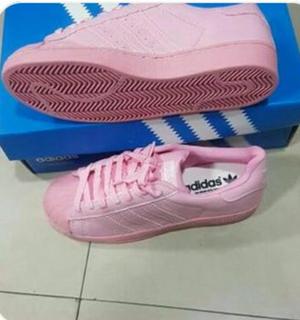 Adidas super star color rosa